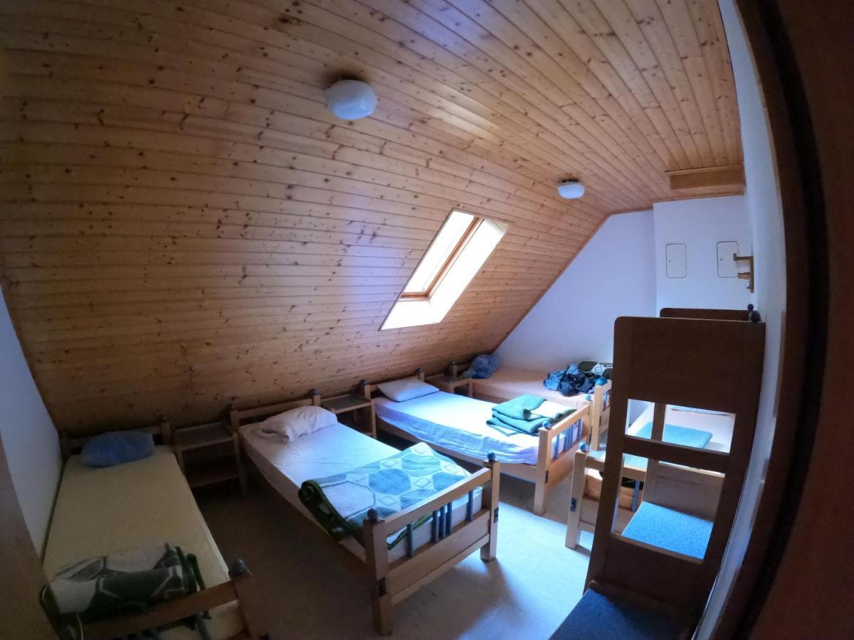 Хостел Pus Bavsica Лог-под-Мангартом Экстерьер фото